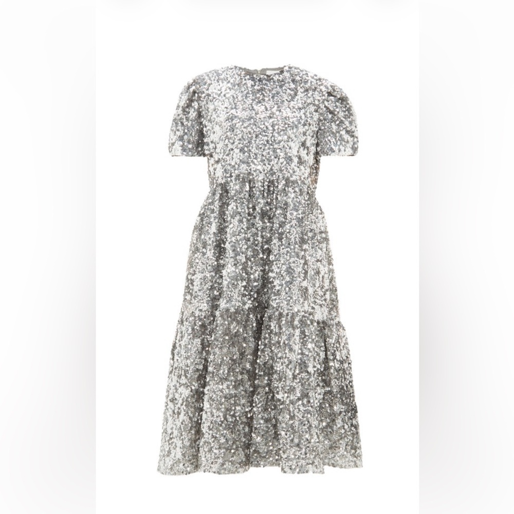 ISO: Ufo Oversized Tiered Sequined Tulle Midi Metallic Dress

NOT FOR SALE!!! 👗
